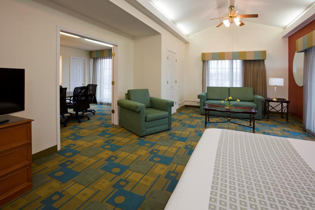 La Quinta Inn Chicago Oakbrook Terrace Buitenkant foto