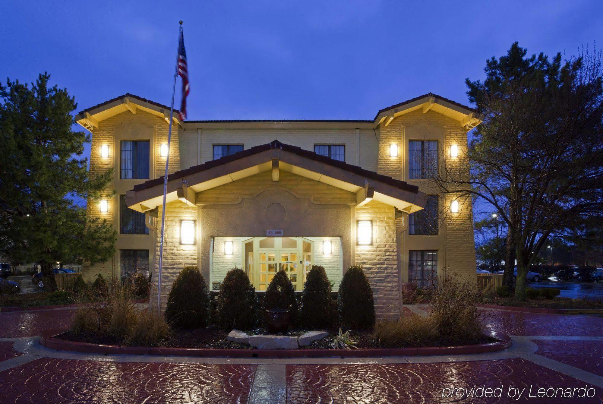 La Quinta Inn Chicago Oakbrook Terrace Buitenkant foto