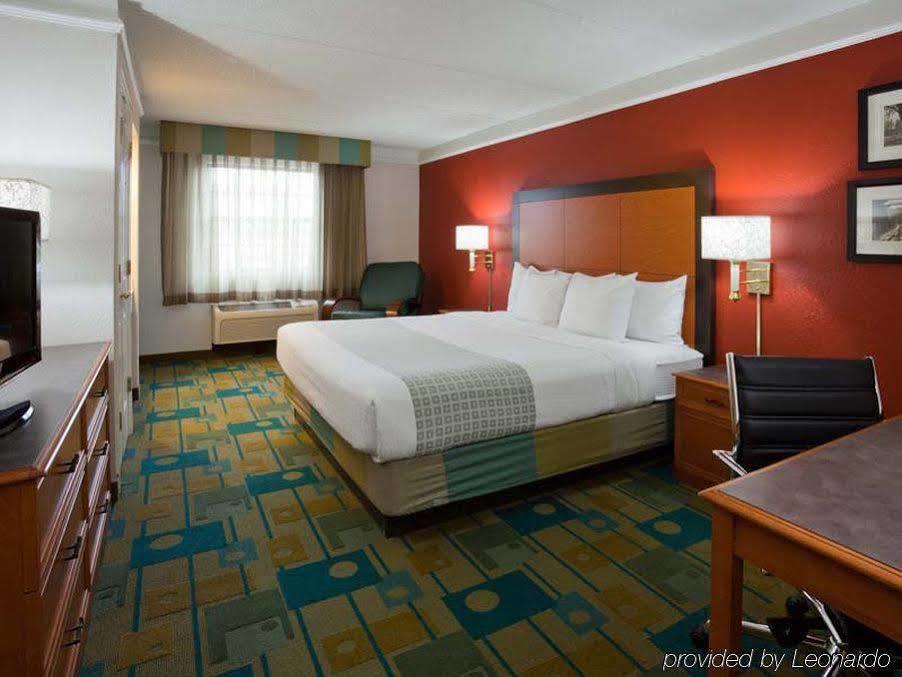 La Quinta Inn Chicago Oakbrook Terrace Buitenkant foto
